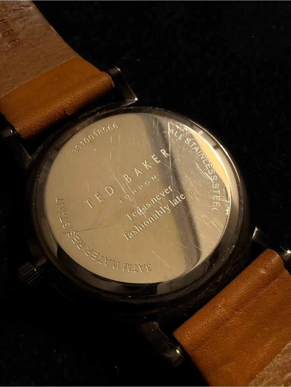 Ted Baker hour sleek round